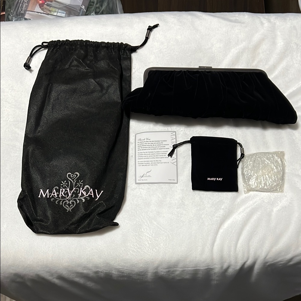 Mary Kay New in Package Black Velvet Evening Bag & Compact Mirror Set 2007